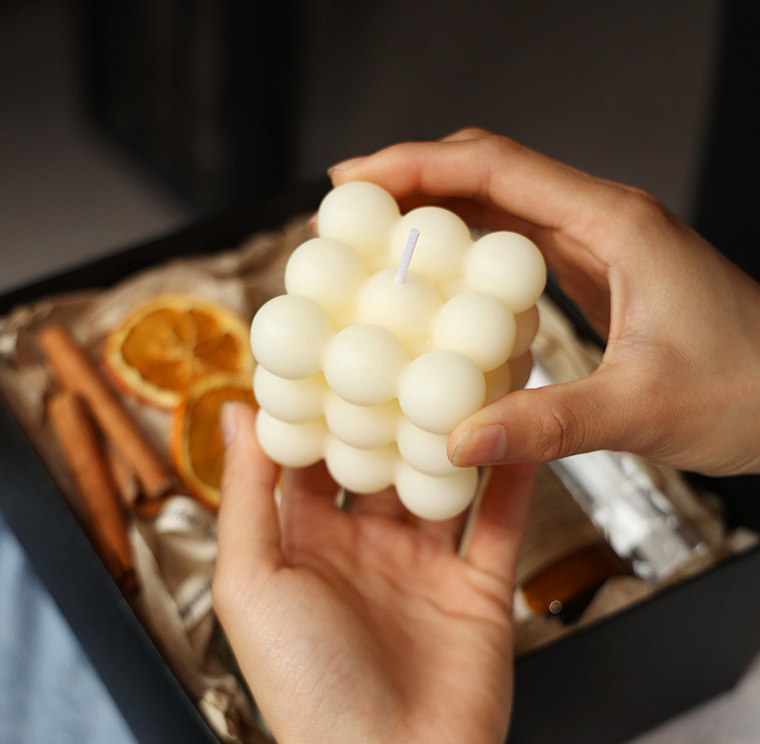 Stellar Scent Reverie Aroma Gift Box – Lavender & Lily of the Valley Scents | Fairy Lights + Flameless Diffuser Candles | Birthday/Christmas/Valentine’s Day Present – Soothing Fragrance for Mind & Soul